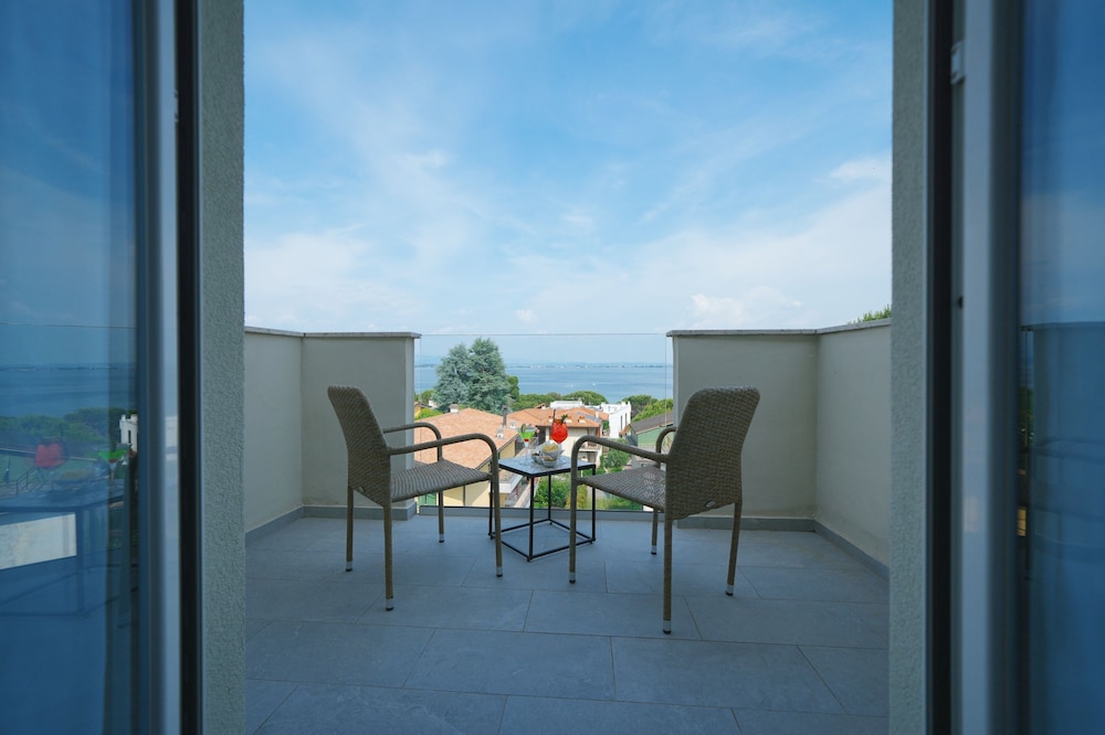Hotel Palazzo Del Garda (ex Hotel Armony) 41/48