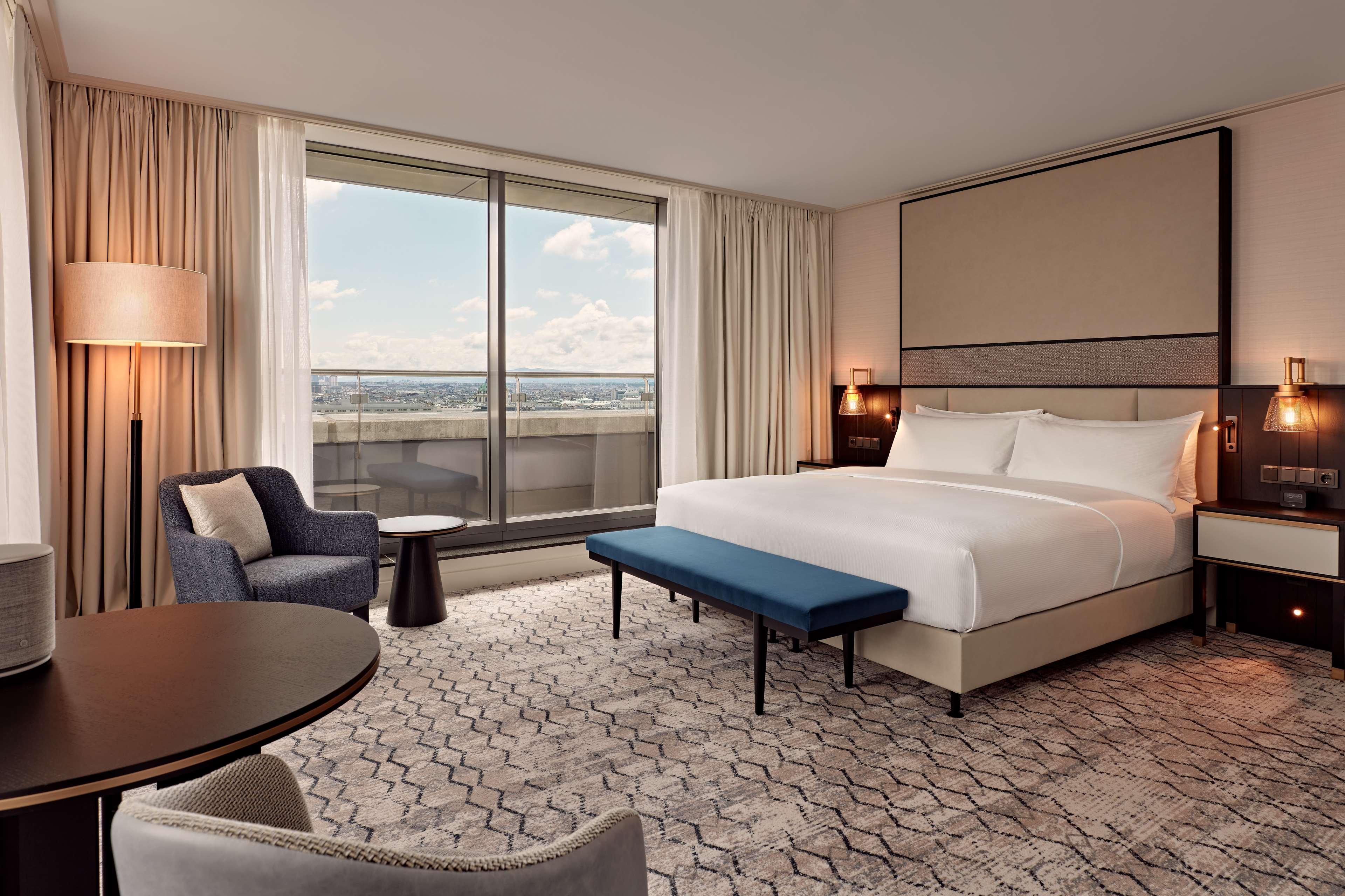 GRAND, PARK, PENTHOUSE SUITE, KING BED, LOUNGE ACCESS