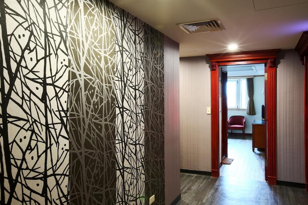 Hua Du Hotel 45/65