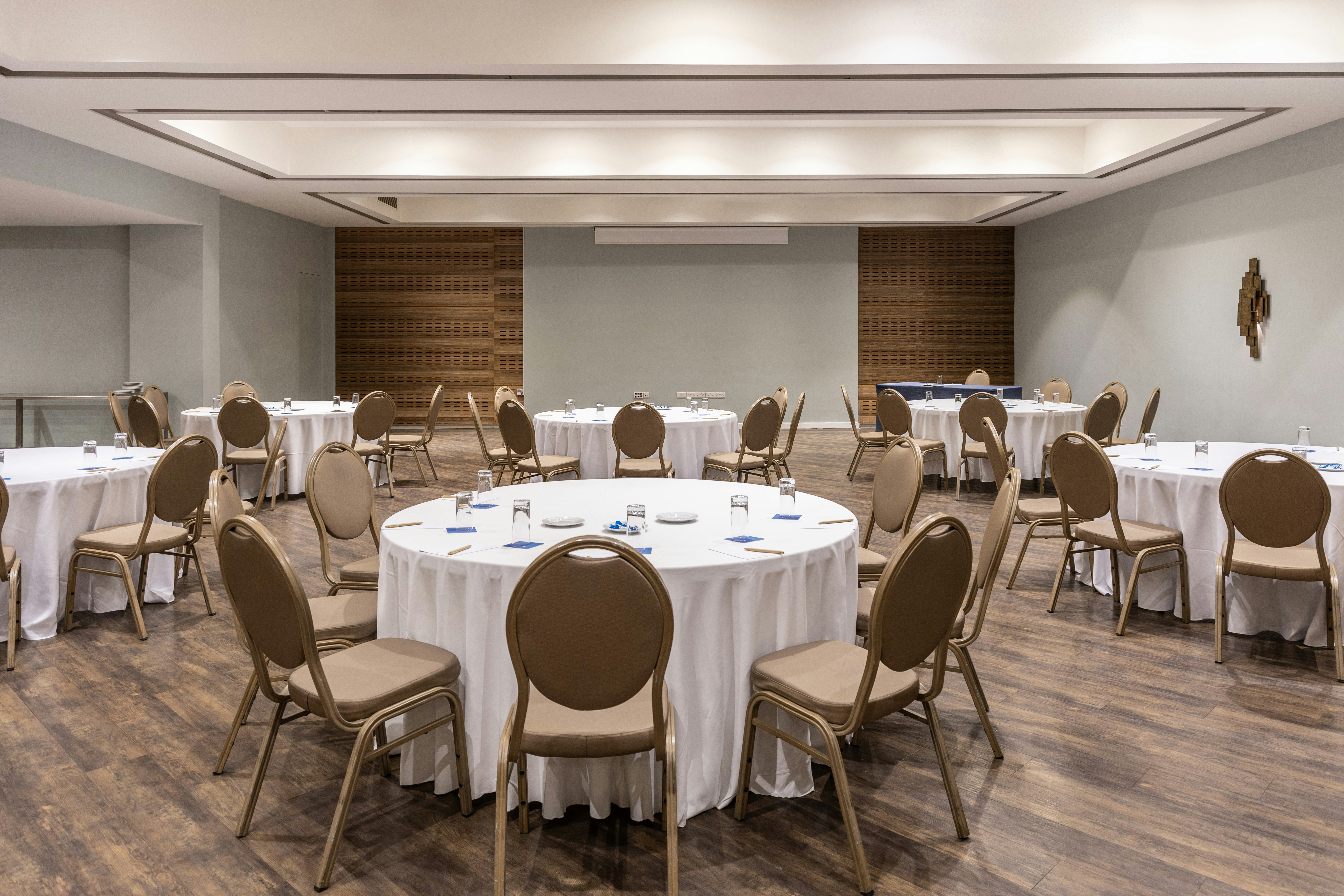Hilton Nicosia 69/77