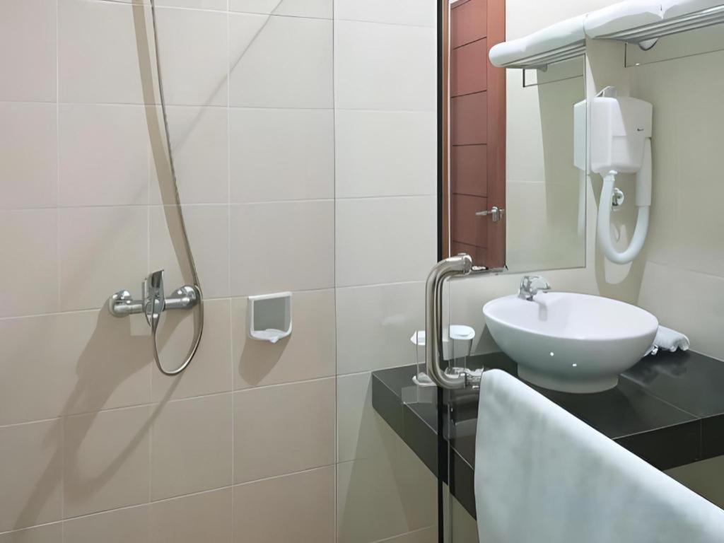 Bella Hotel Surabaya 33/34