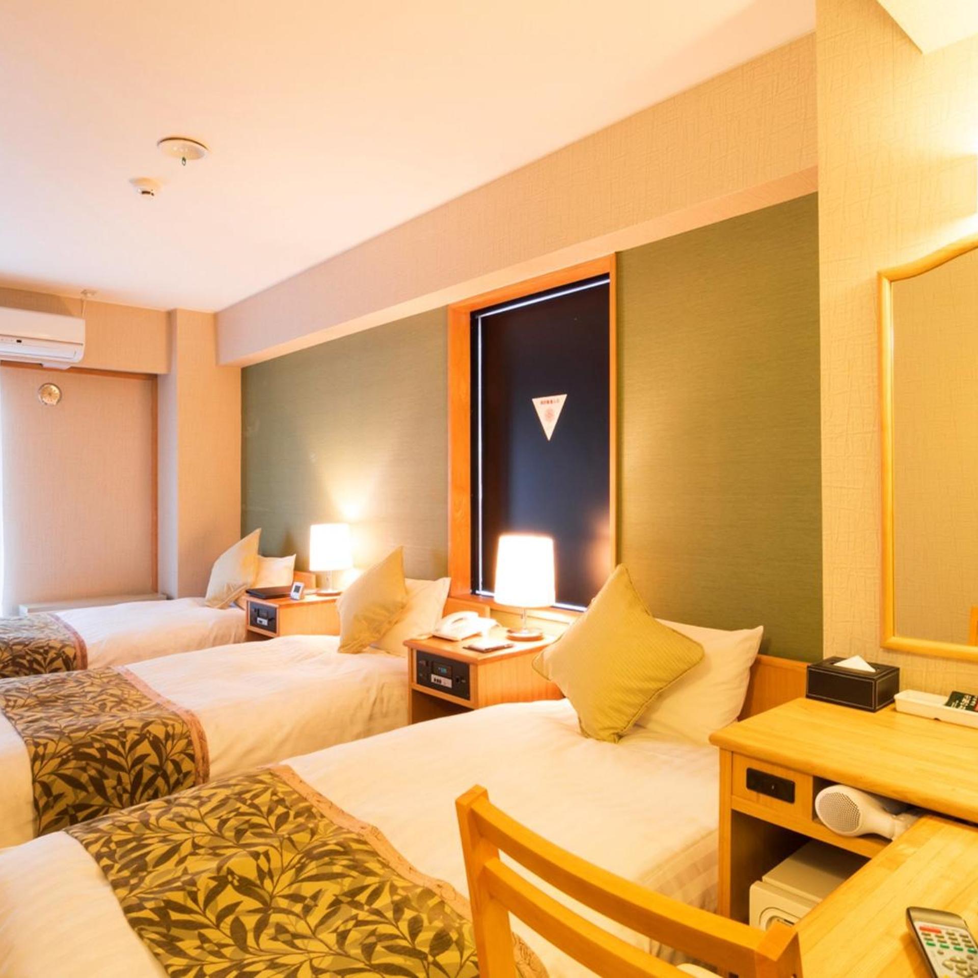 ROOM, TRIPLE