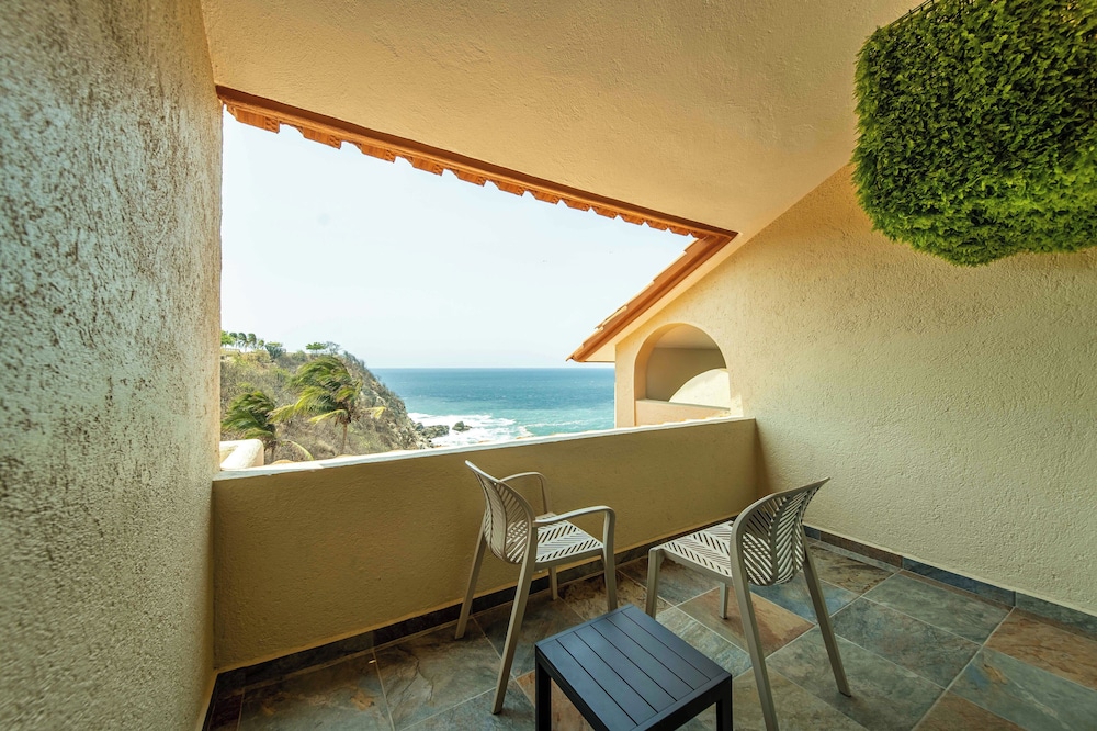Villas Coral Huatulco 63/67