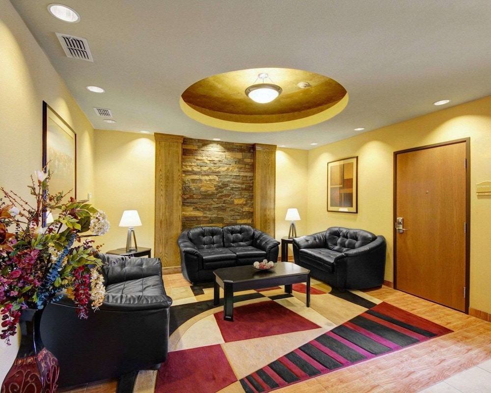Comfort Inn & Suites Donna Near I-2 32/44