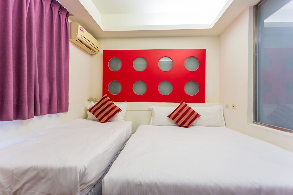 1 BEDROOM, DELUXE, TRIPLE