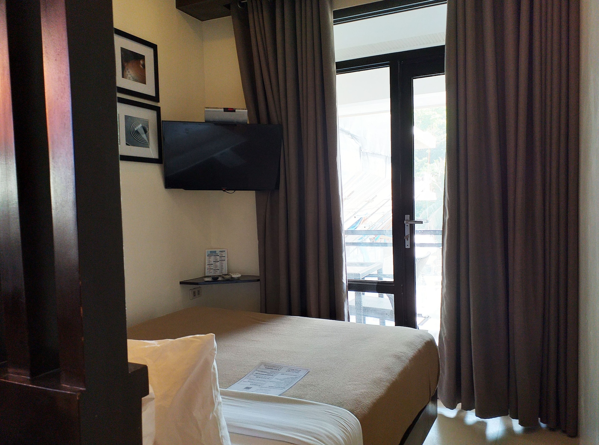 ROYAL, QUEEN BED