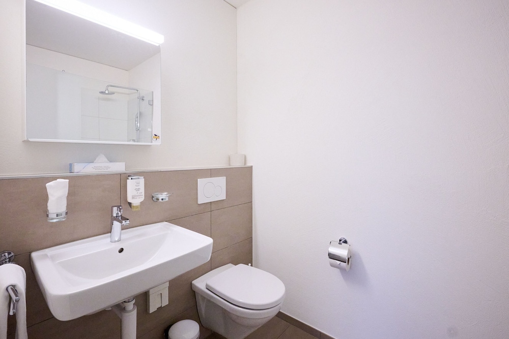 Hotel am Kreisel Self-Check-In by Smart Hotels 33/41