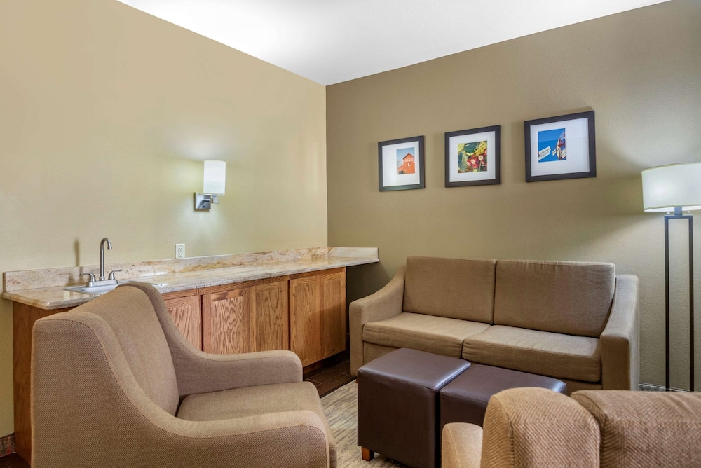 Comfort Suites Lubbock TX 25/43