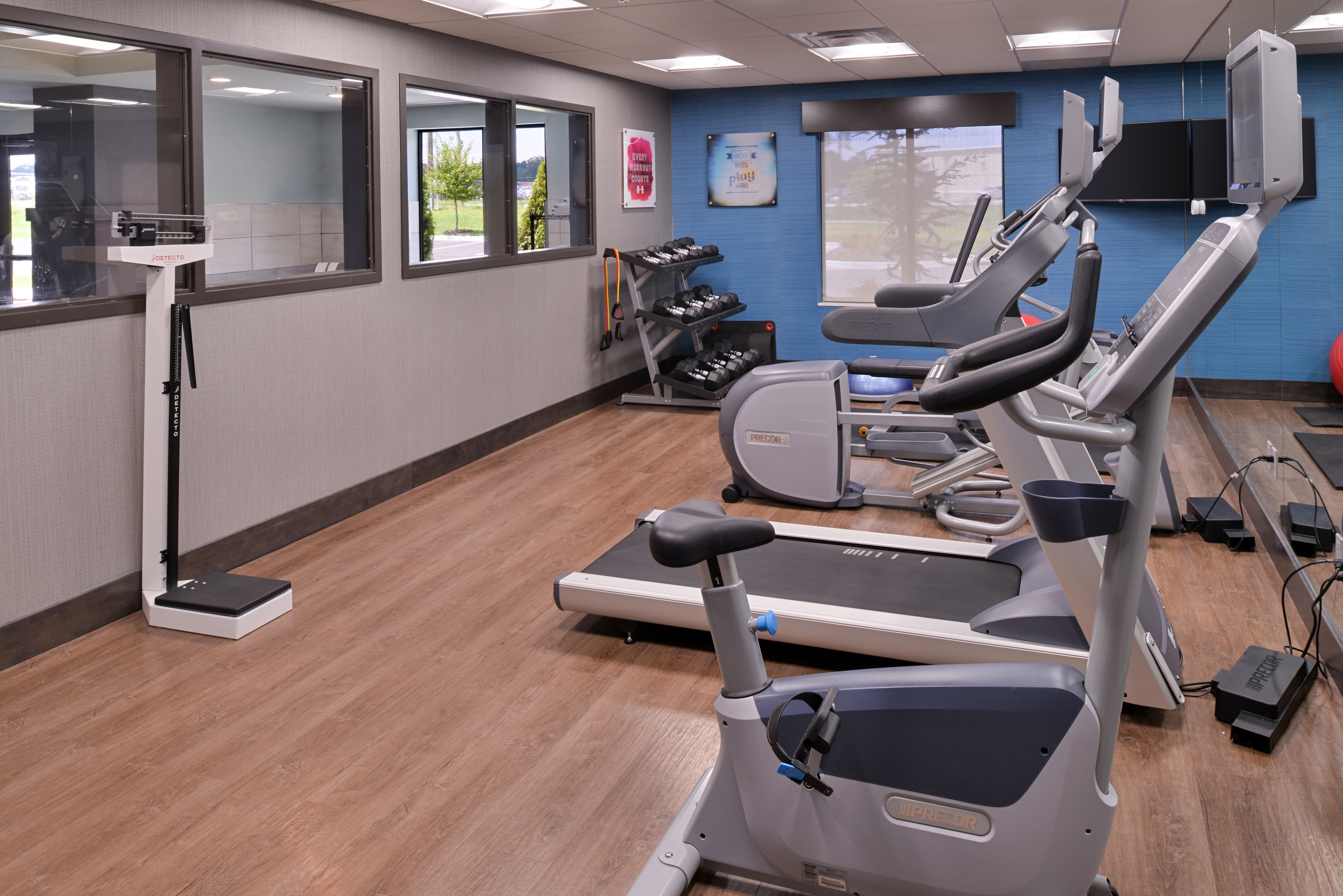 Holiday Inn Express Suites Bryant Benton Area 40/71