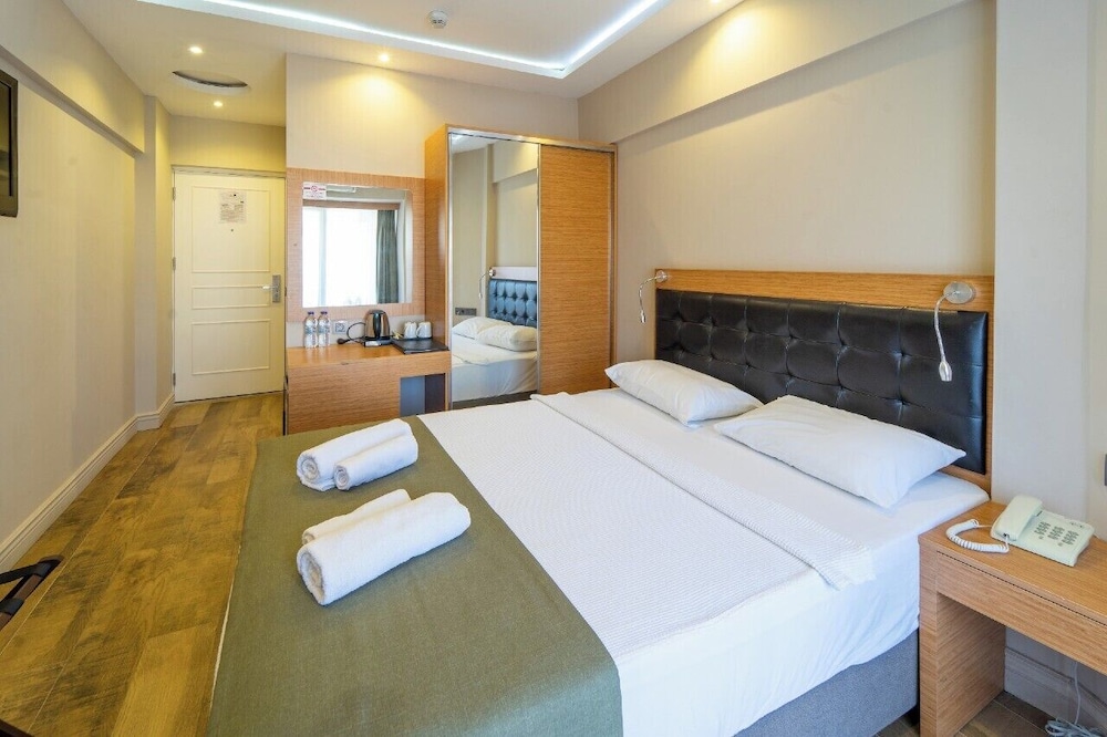 Standard, Double Bed, Land View، Aurasia Sea Side Hotel 3/8