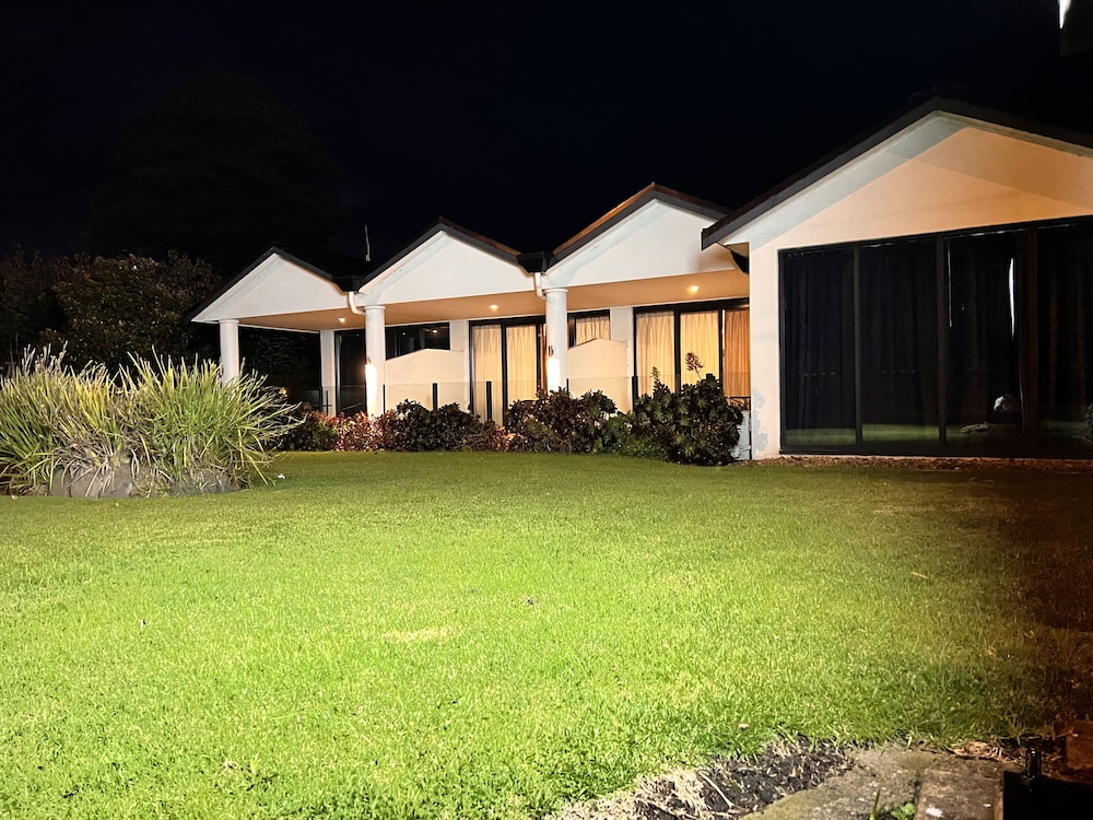 Port Fairy Motor Inn 57/63