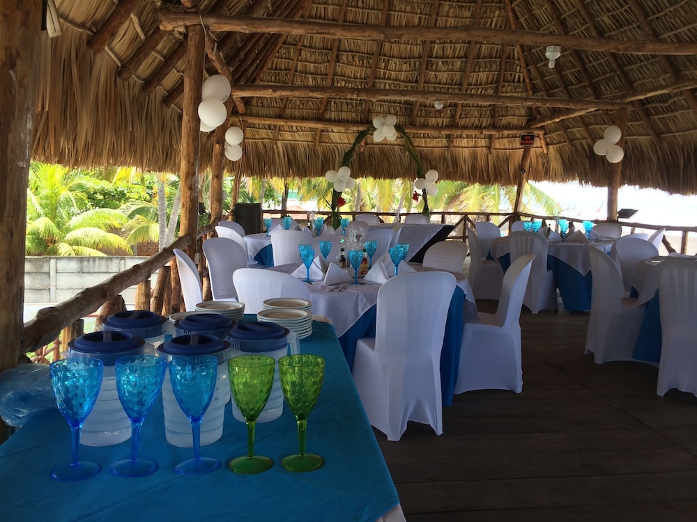 SABAS Beach Resort 30/66