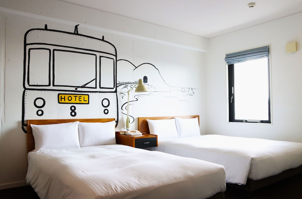 8Hotel 15/63