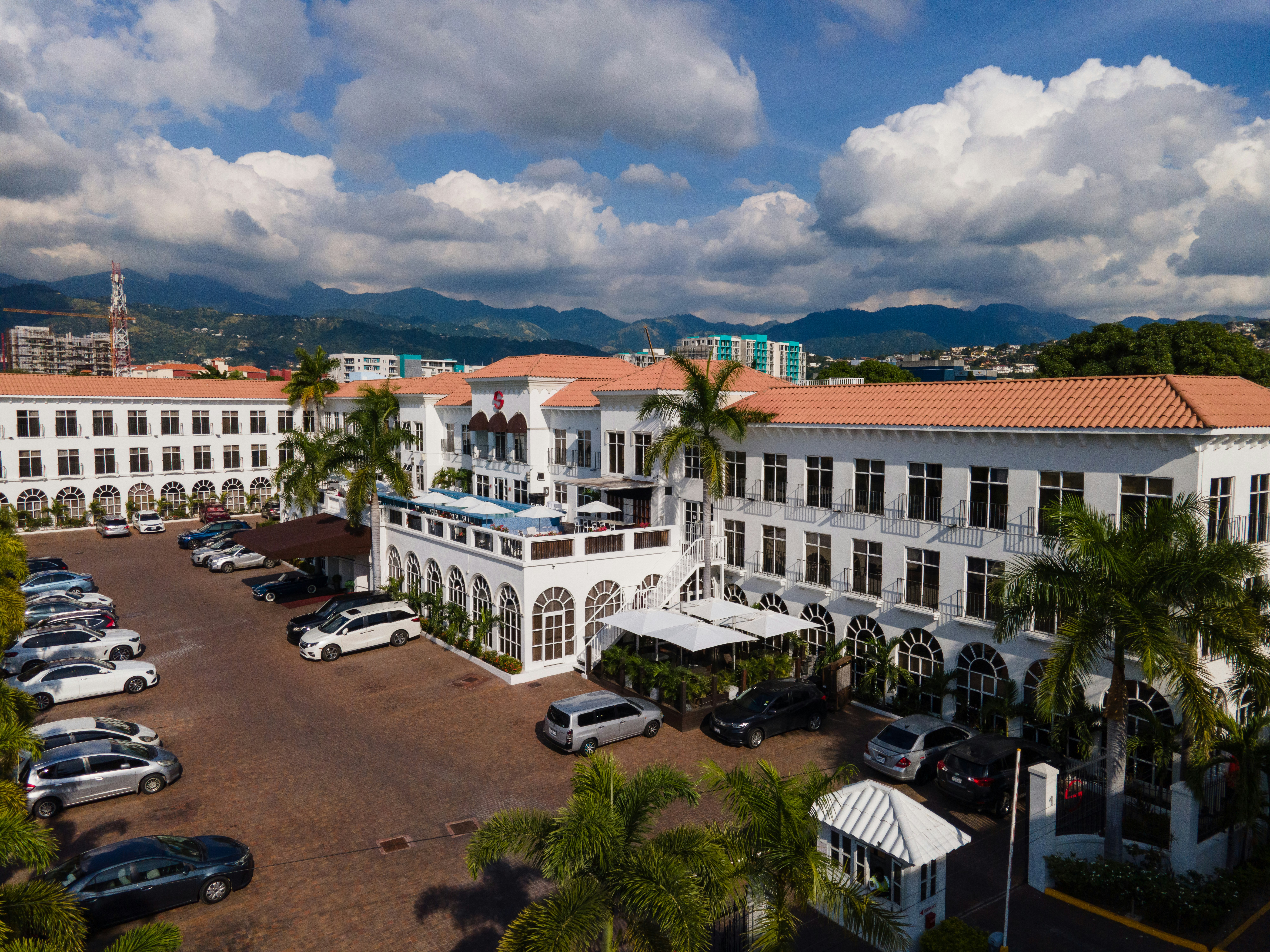 Spanish Court Hotel 39/50