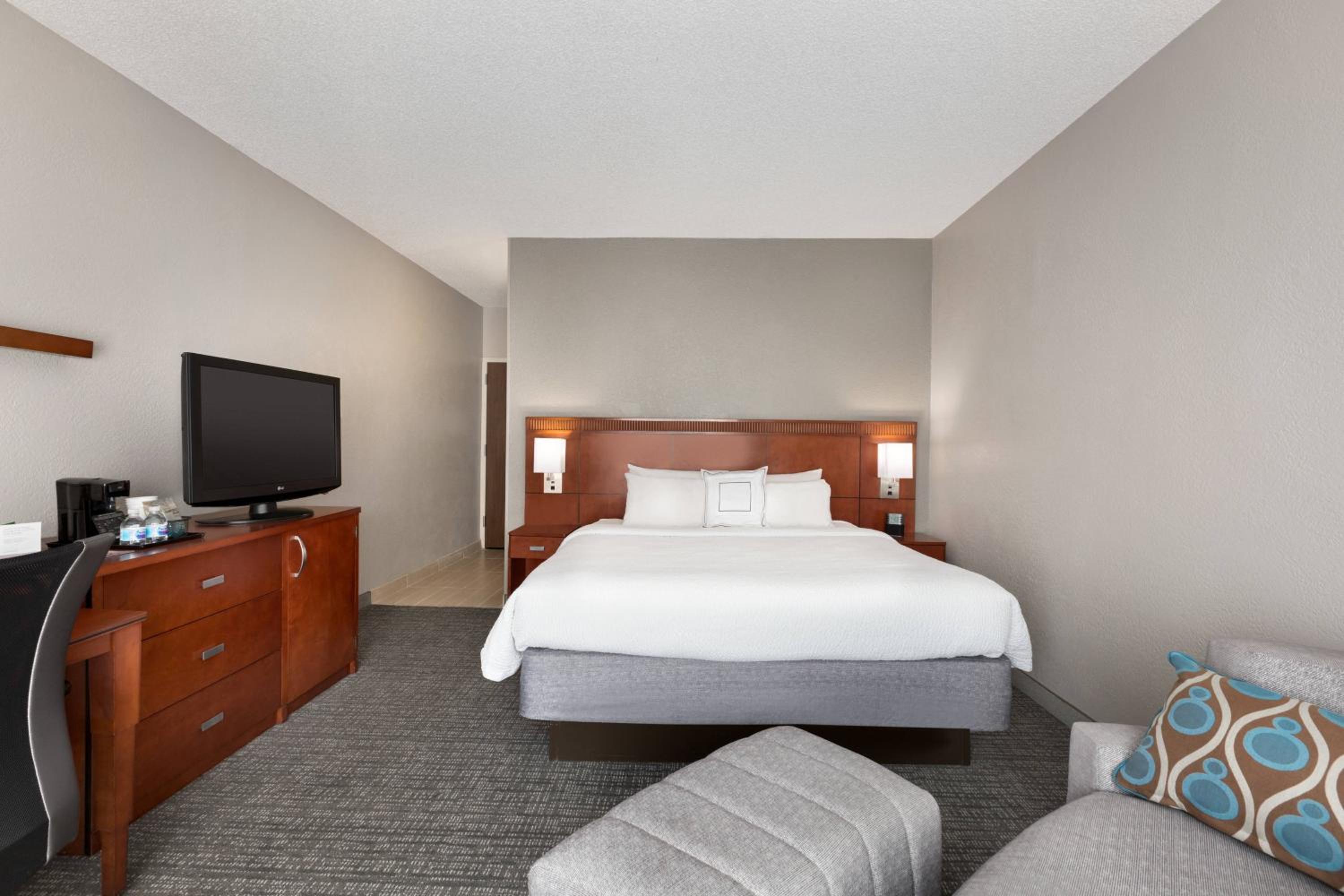 Room, King Bed, Sofa, Bathtub, Accessible