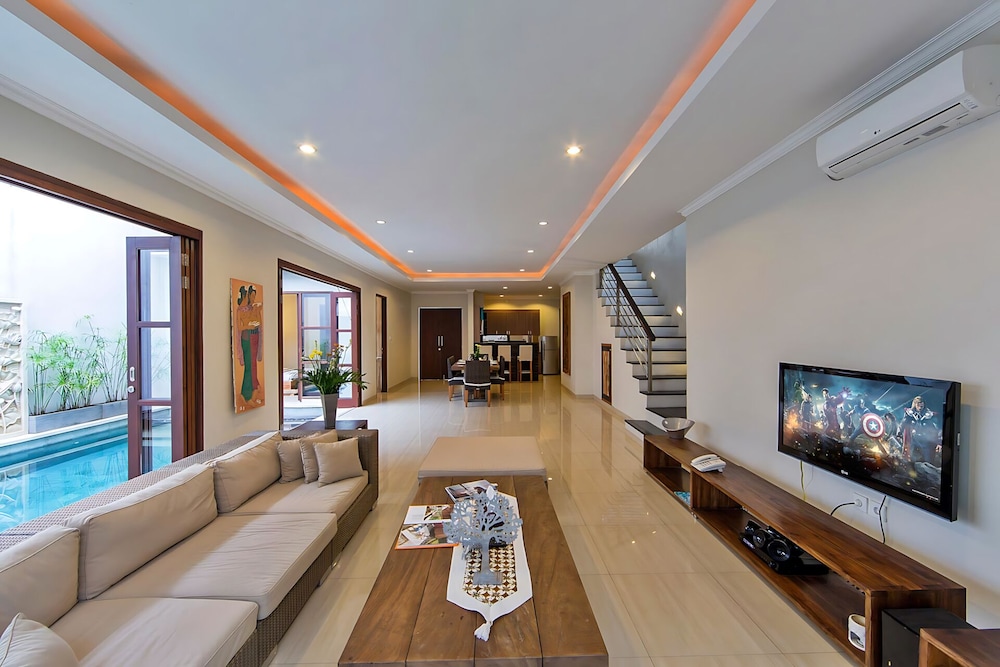 White Lotus Villa 28/50