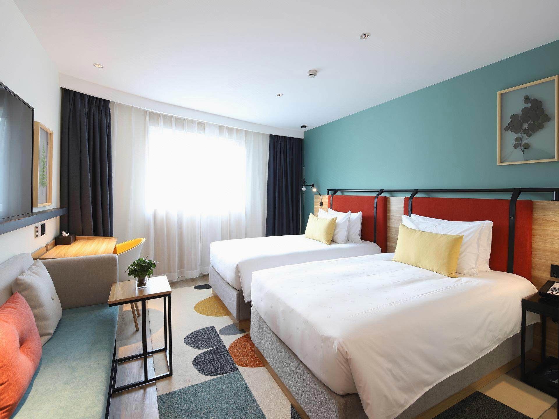 Superior, Twin Beds, with View