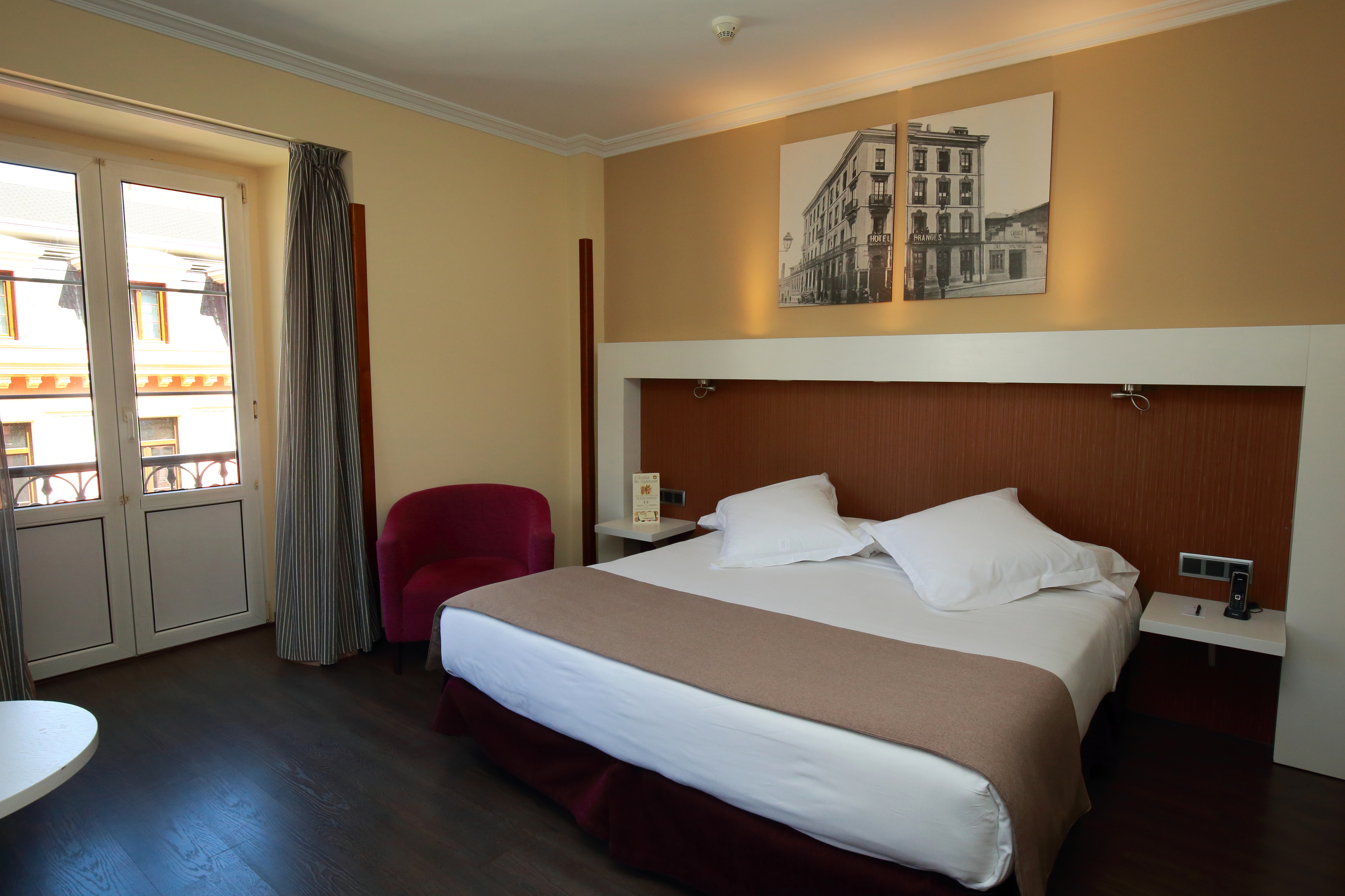 ROOM, SINGLE, DOUBLE BED