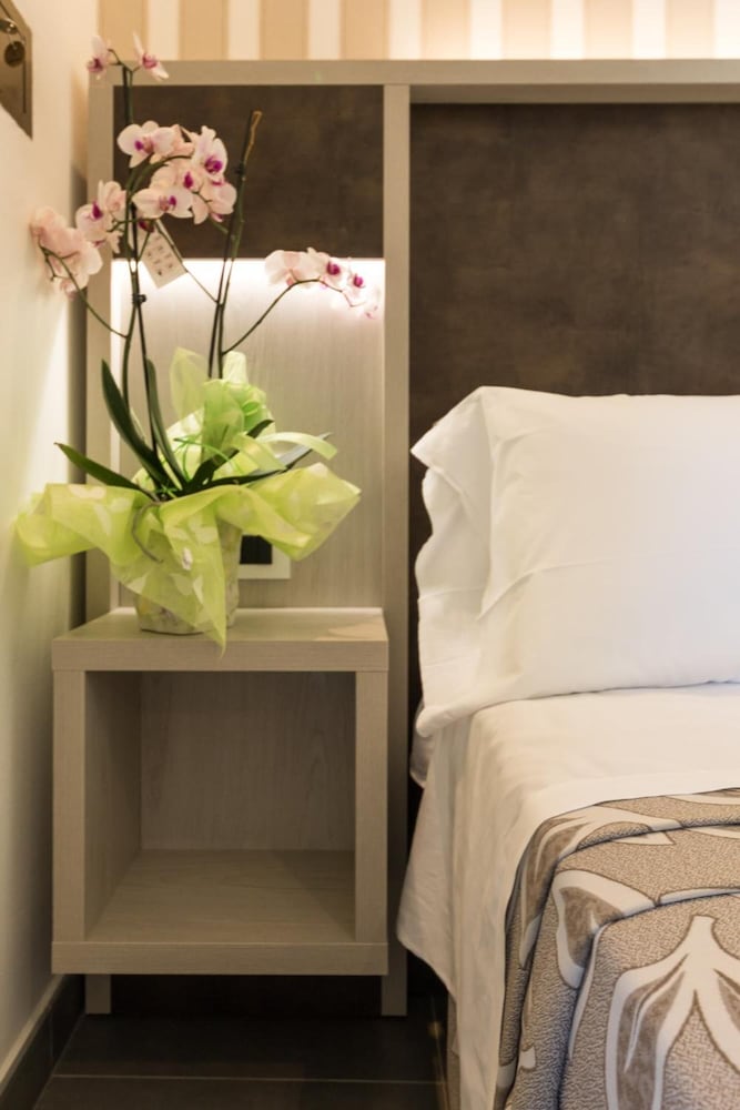 Hotel Cavour 3/30