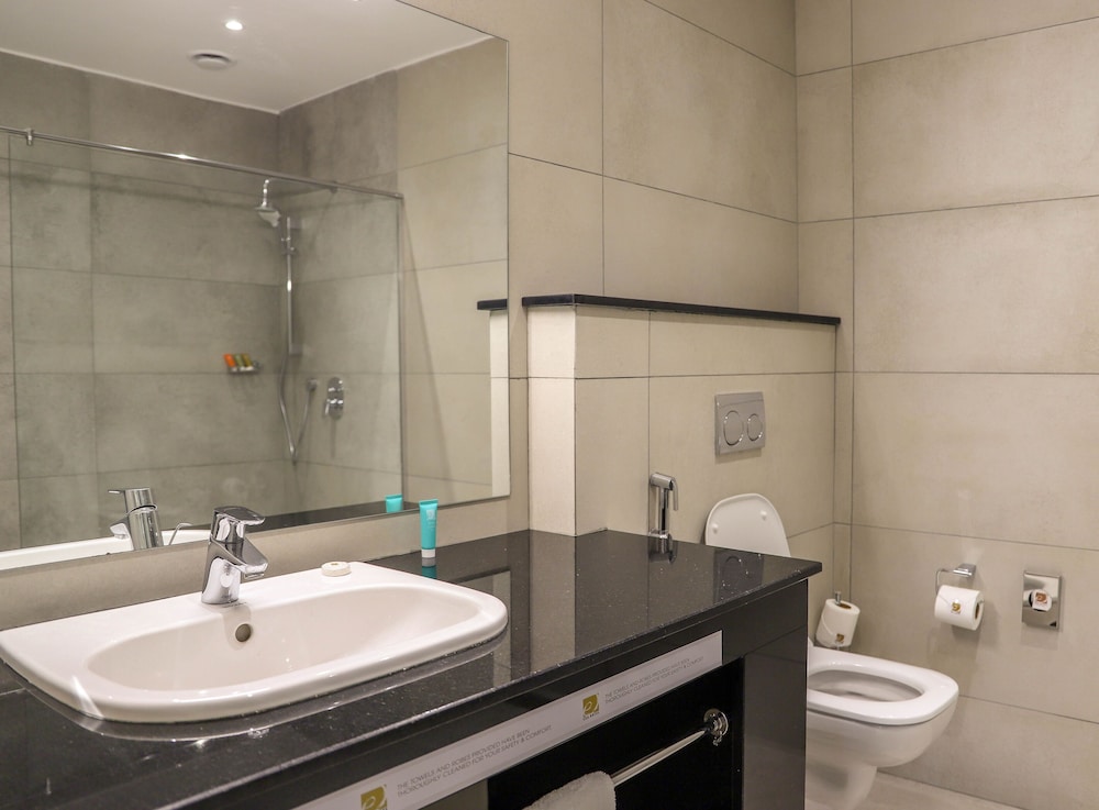 غرفة بزنس بسرير كينج، Eka Hotel Eldoret 3/4