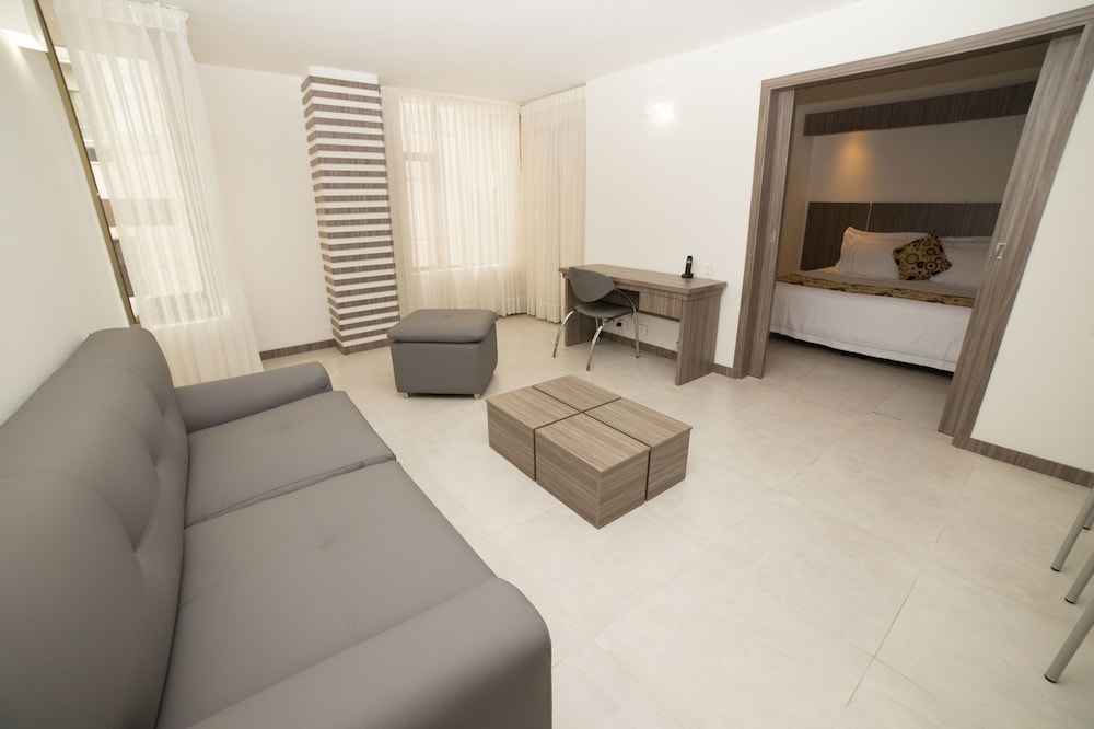 Aparta Suites Torre Poblado 28/40