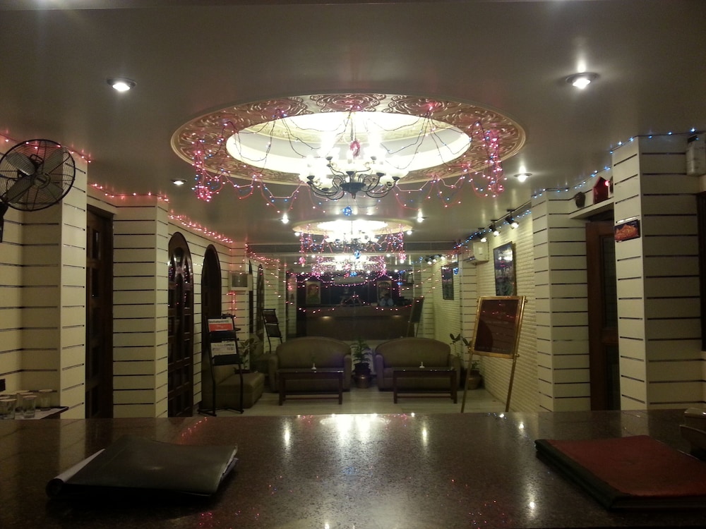 Hotel Kanchandeep 6/38