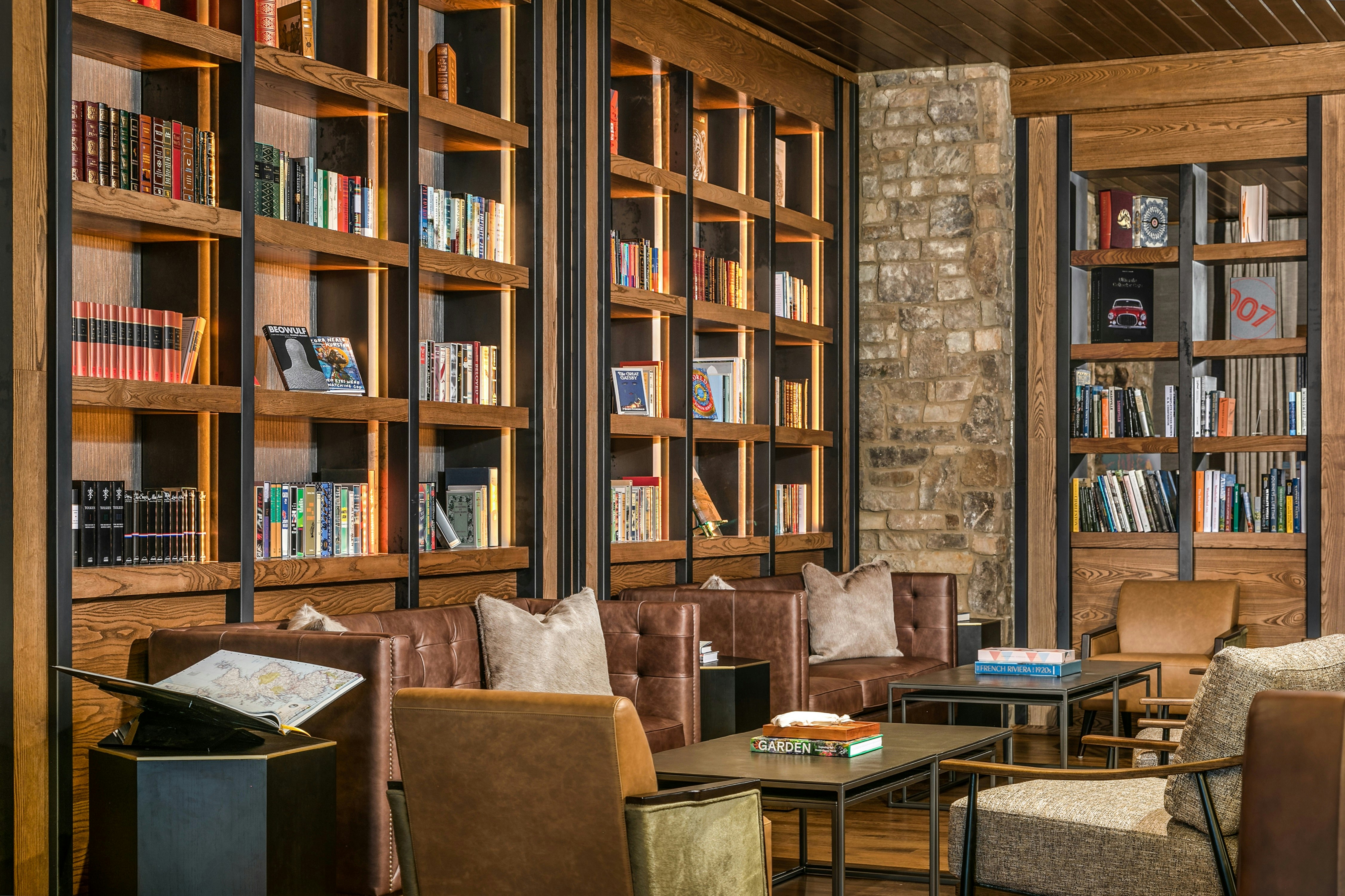 Cloudland at McLemore Resort Lookout Mountain, Curio Hilton 36/58