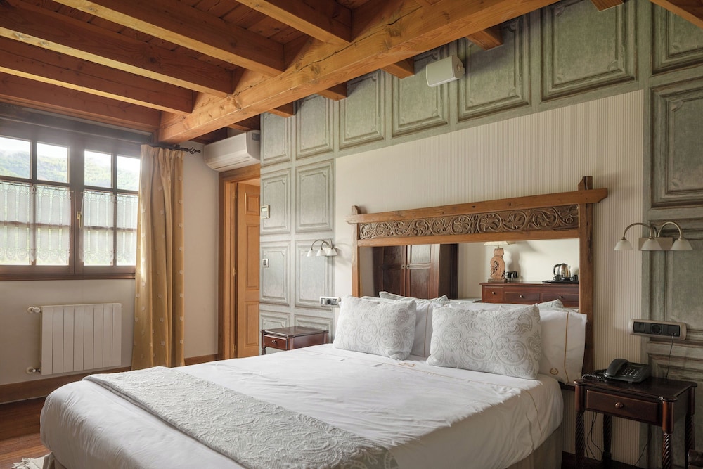 Hotel The Originals and Spa Etxegana 15/70