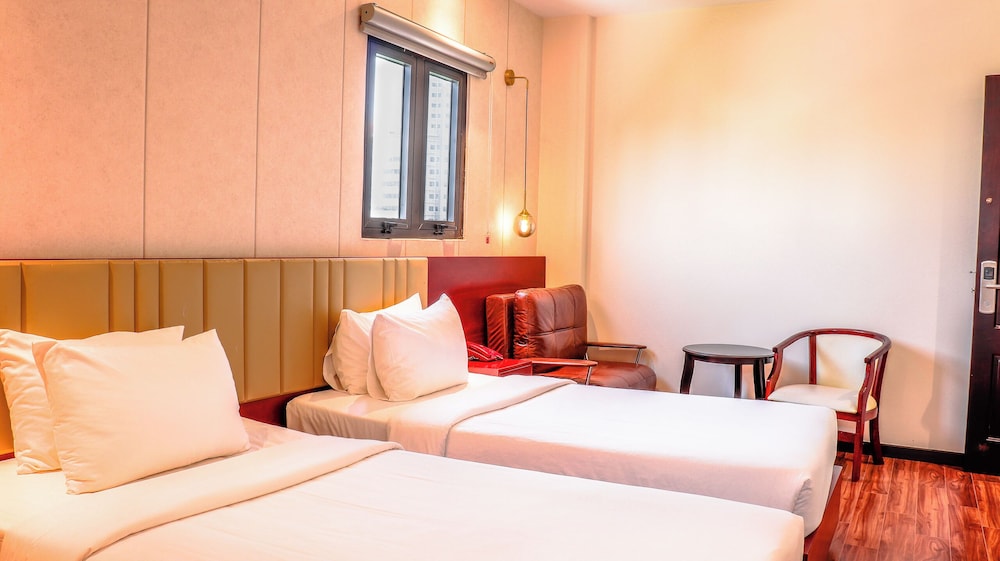 Superior, Twin Beds, No Window
