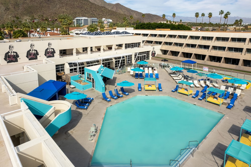 Hotel Zoso 8/62