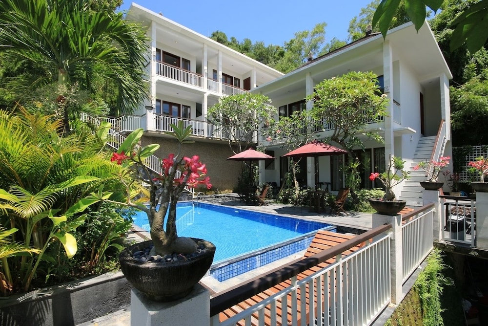 Dewivilla Hotel 46/50