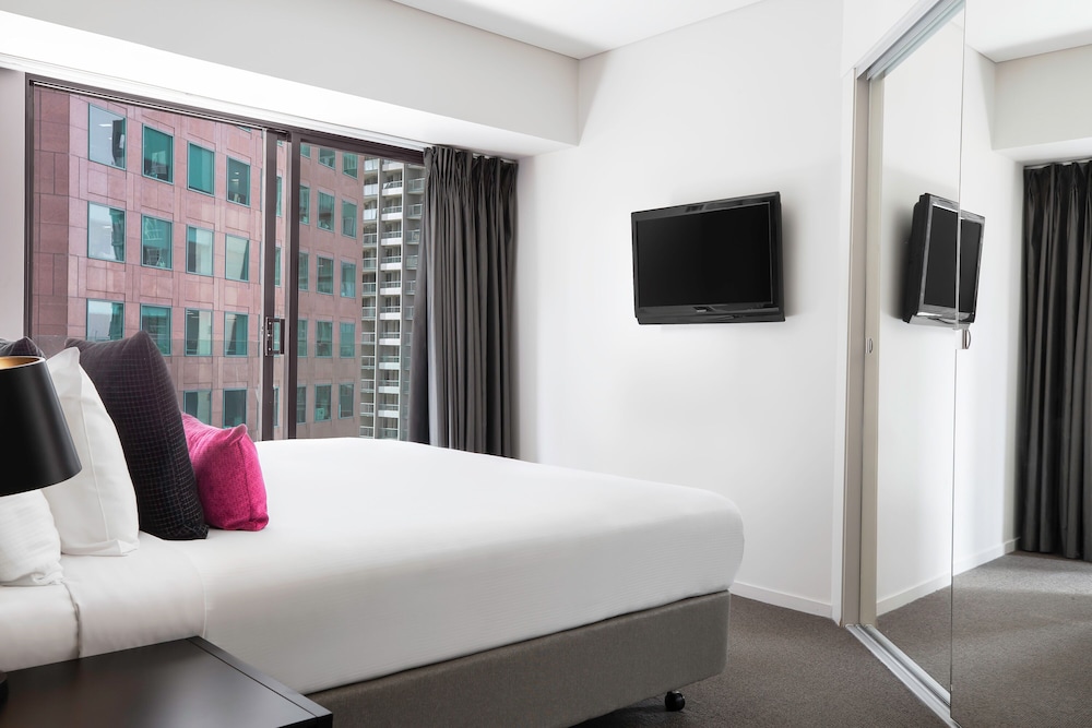 2 BEDROOMS, PREMIUM, APARTMENT, CORNER