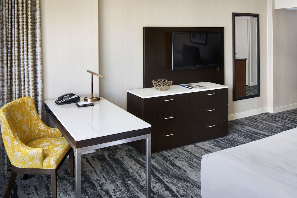 HYATT REGENCY VANCOUVER 53/72