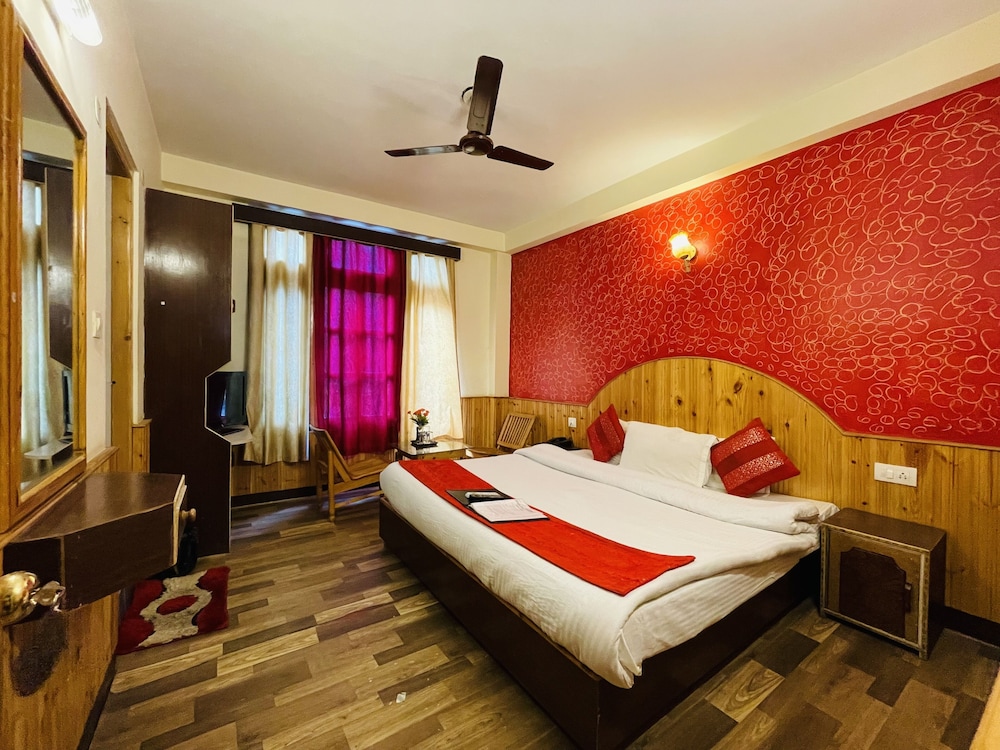 Nihal Cottage 23/63