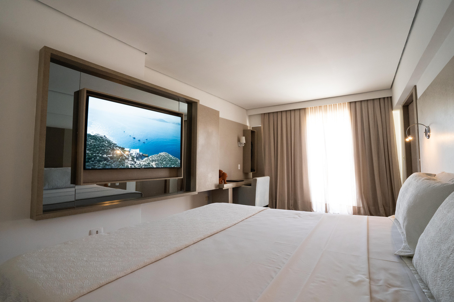 Presidential, Suite, Double Bed, Partial Sea View