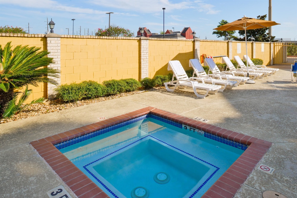 Americas Best Value Inn & Suites Waller Prairie View 24/38