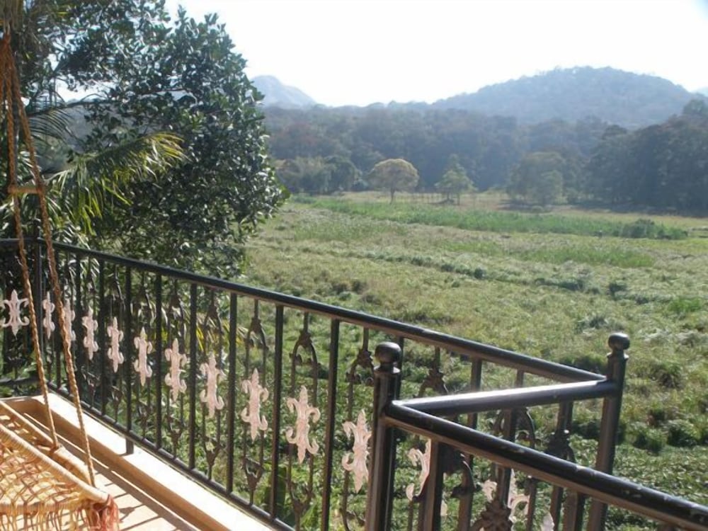 JUNGLE PALACE HOMESTAY 44/46