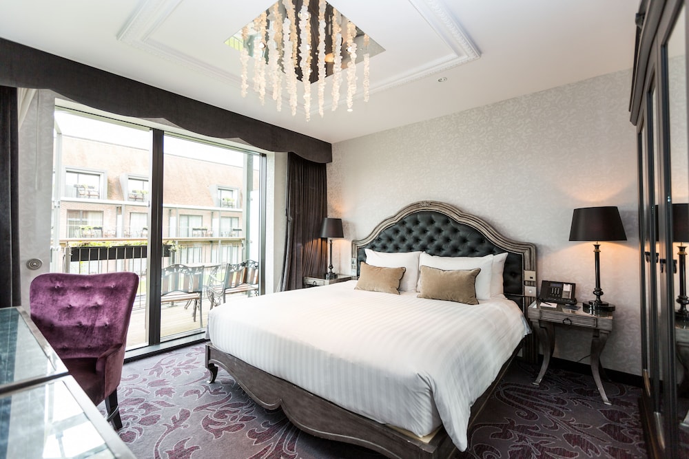 Hilton London Syon Park 25/81