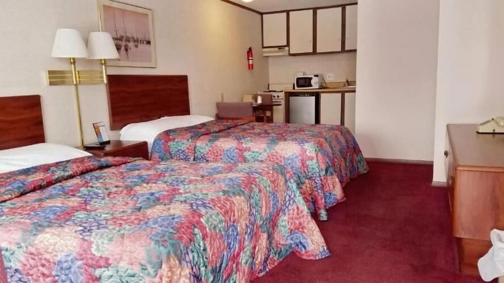 Bayshore Inn 10/40
