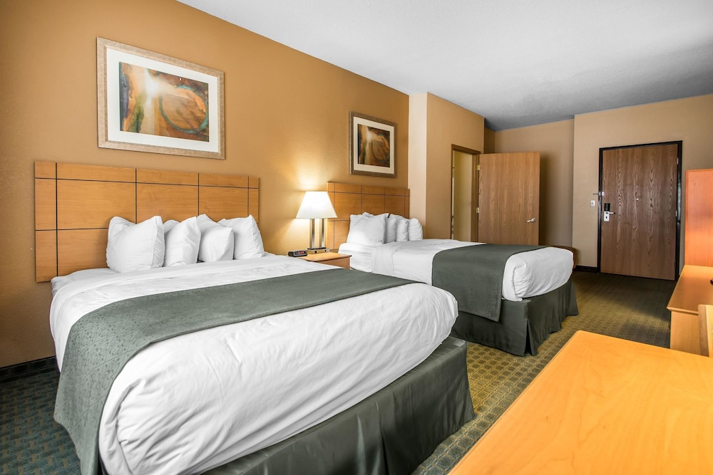 Quality Inn Dubuque On Hwy 20 14/38