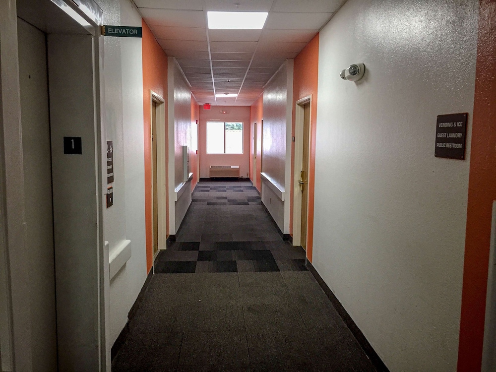 Motel6 Woodway, TX 32/41