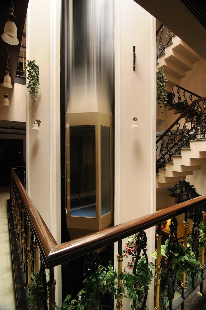 Diplomat Residency 3/46