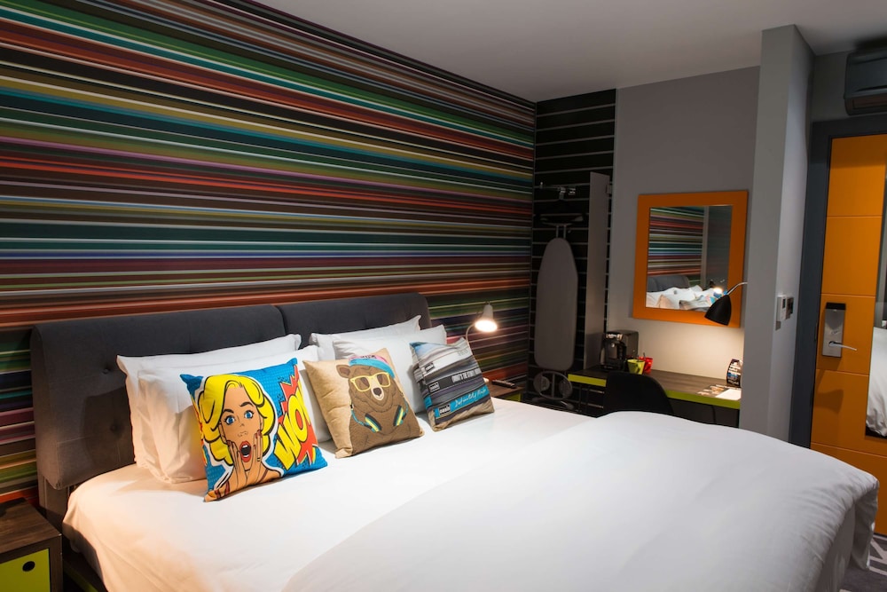 Village Hotel Portsmouth 7/67