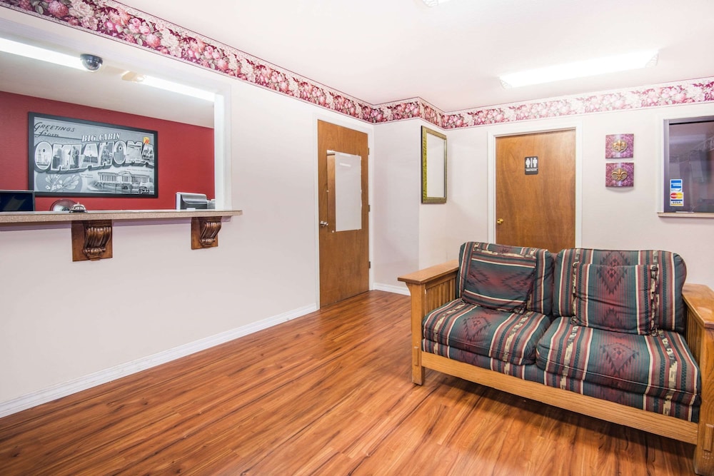 Super 8 by Wyndham Big Cabin/Vinita Area 10/39