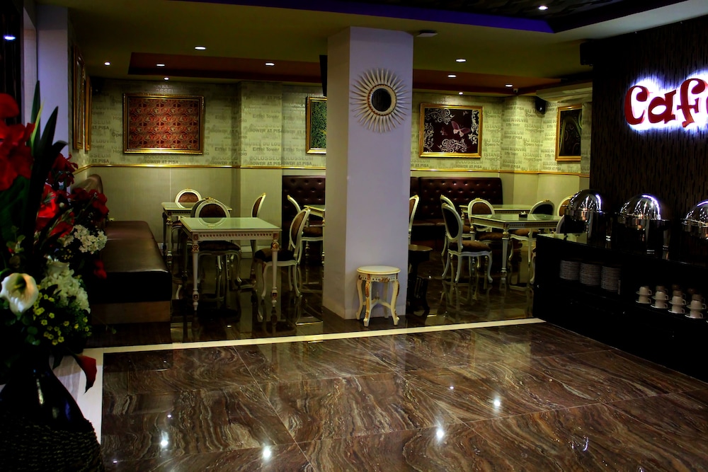 Grand Batik Inn 34/52