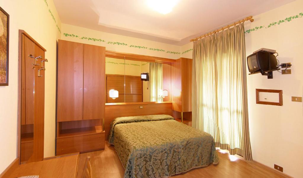 Hotel Germania 13/64