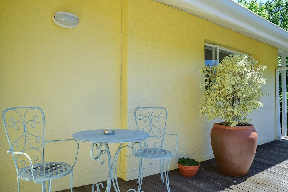 On Pinewood Guest House 33/47