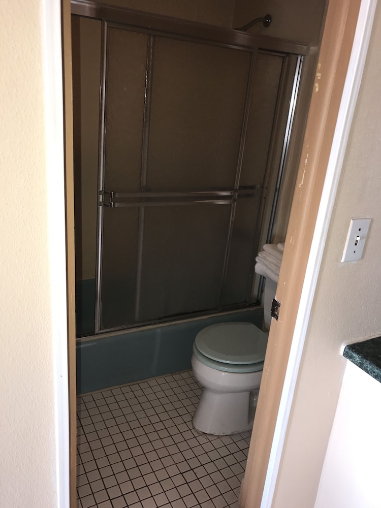 La Fontana Motel 7/16