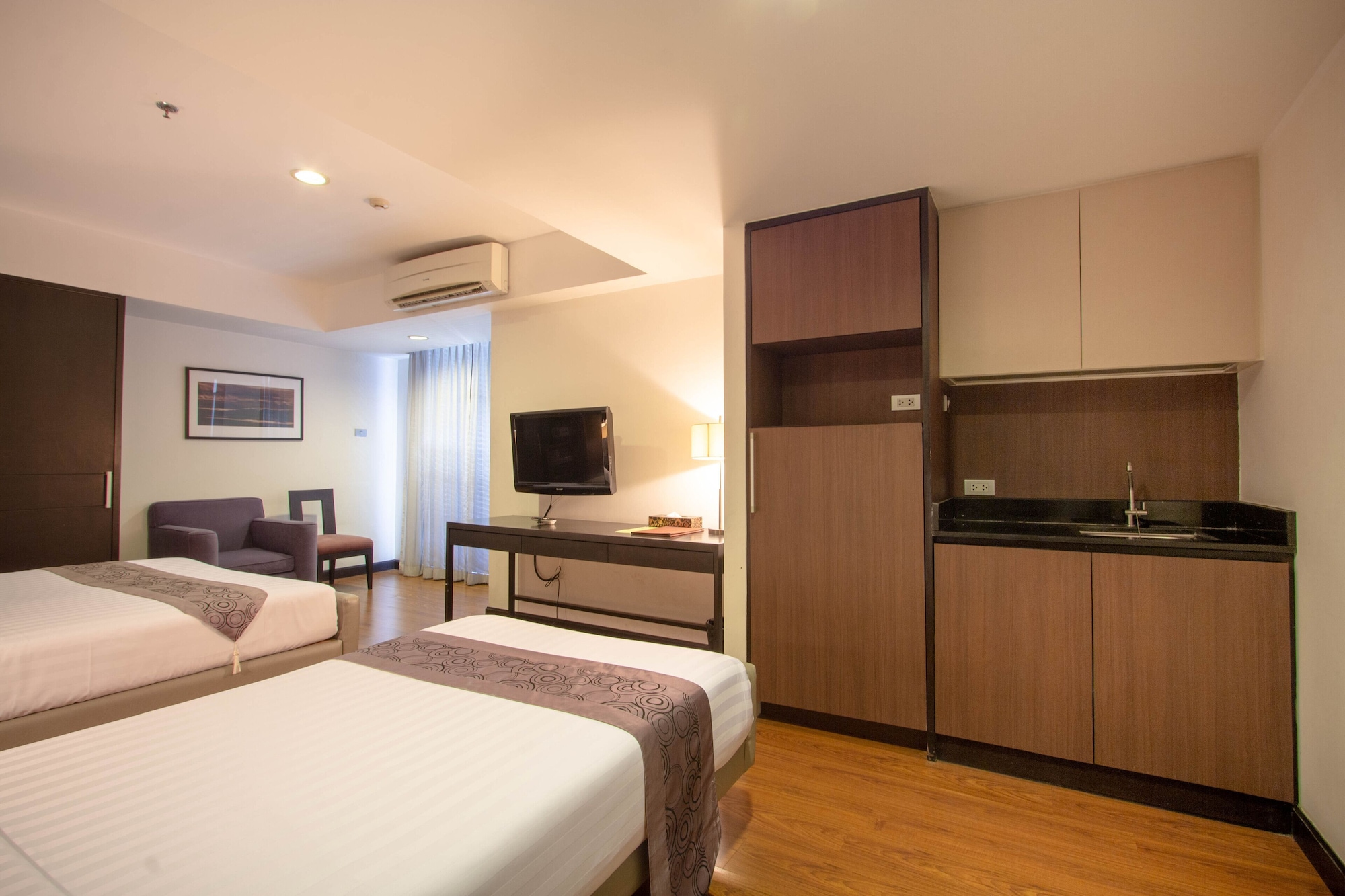 غرفة سوبيريور بسرير كوين وسرير فردي، Lily Hotel Bangkok 4/6