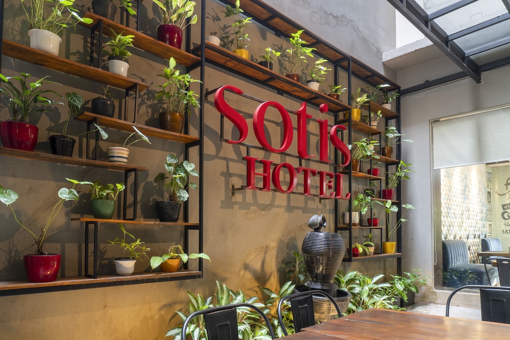 Sotis Hotel Falatehan Jakarta 16/18